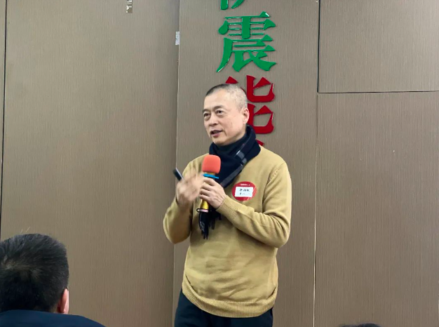 鄭裕楓在薩震節(jié)能空壓機(jī)分享《挑戰(zhàn)高目標(biāo)達(dá)成雙幸福》